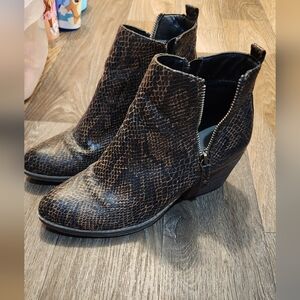 Womens size 41 Corky's Boots